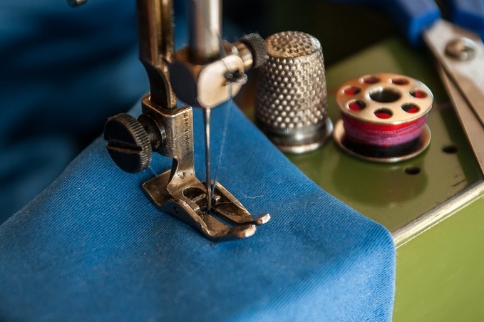 7. How to Change Sewing Machine Needle With Simple Methods2
