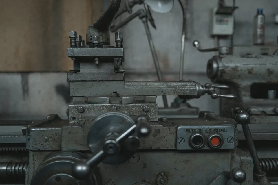 What Is A Lathe Machine & How Does It Work